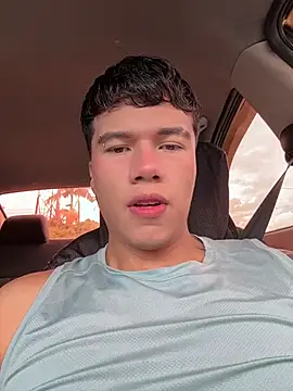 Snapshot of Logan_smith1 chatting on July 2, 5:08 pm Logan smith1 online show from July 2, 5:08 pm