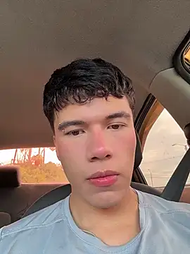 Snapshot of Logan_smith1 chatting on July 25, 3:31 pm Logan smith1 online show from July 25, 3:31 pm