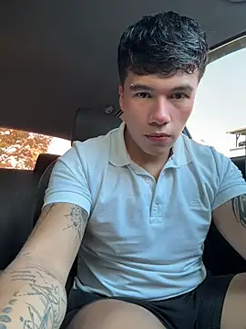 Snapshot of Logan_smith1 chatting on August 9, 3:28 pm Logan smith1 online show from August 9, 3:28 pm