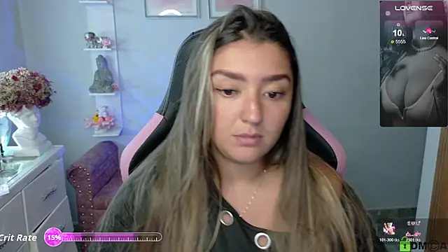 Snapshot of Melannyy_ chatting on June 14, 12:52 am Melannyy online show from June 14, 12:52 am