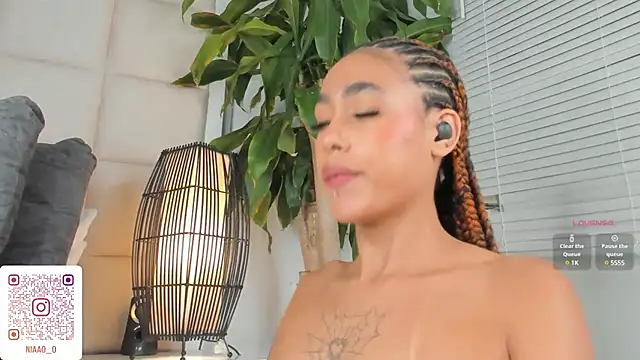 Nia Bunny online show from March 11, 5:24 pm