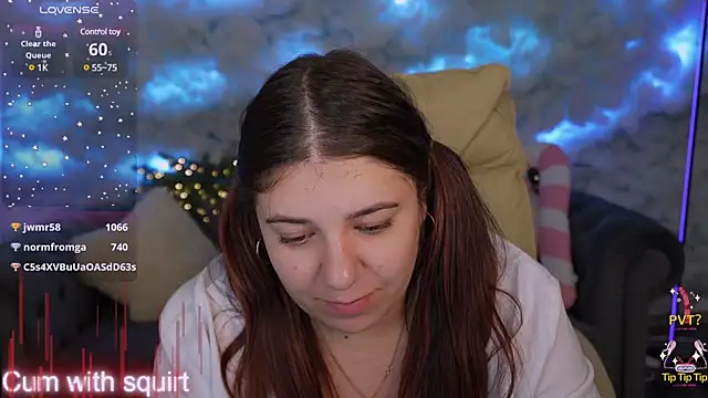 Snapshot of JulietDream chatting on February 4, 5:55 pm JulietDream online show from February 4, 5:55 pm