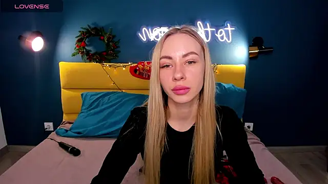 Snapshot of Diana_Garrett chatting on December 15, 8:52 am Diana Garrett online show from December 15, 8:52 am