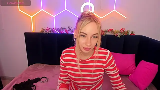 Snapshot of Diana_Garrett chatting on December 31, 1:47 am Diana Garrett online show from December 31, 1:47 am