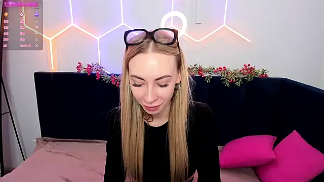 Snapshot of Diana_Garrett chatting on January 11, 8:54 am Diana Garrett online show from January 11, 8:54 am