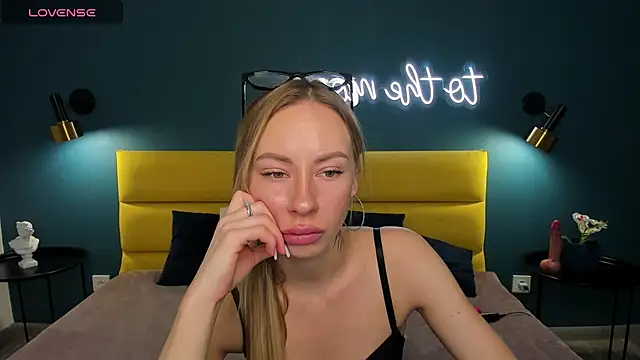 Snapshot of Diana_Garrett chatting on October 11, 1:38 am Diana Garrett online show from October 11, 1:38 am