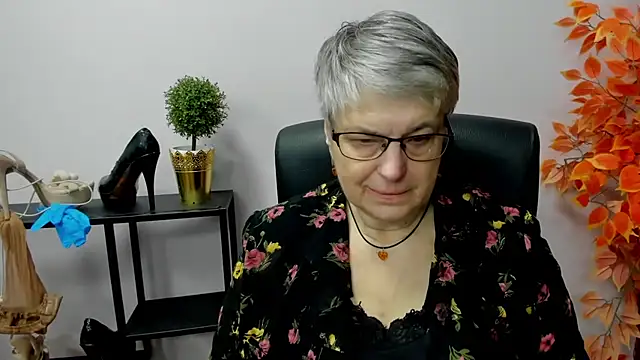 Snapshot of IrisDream chatting on December 30, 7:15 am IrisDream online show from December 30, 7:15 am