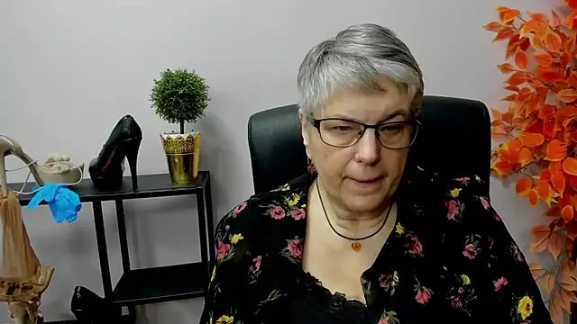 Snapshot of IrisDream chatting on December 30, 11:26 am IrisDream online show from December 30, 11:26 am