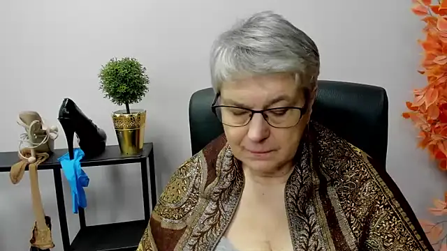 Snapshot of IrisDream chatting on January 2, 10:37 am IrisDream online show from January 2, 10:37 am