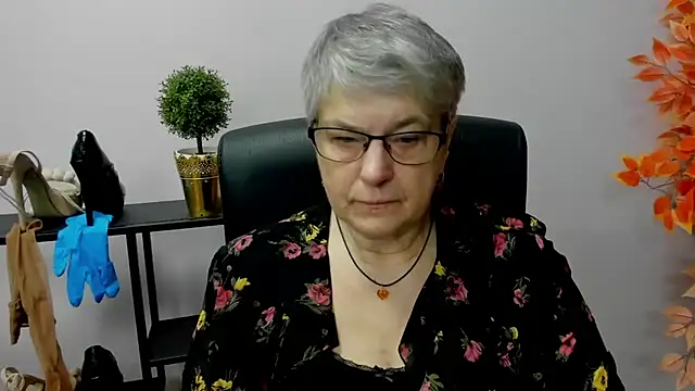 Snapshot of IrisDream chatting on January 7, 7:10 am IrisDream online show from January 7, 7:10 am