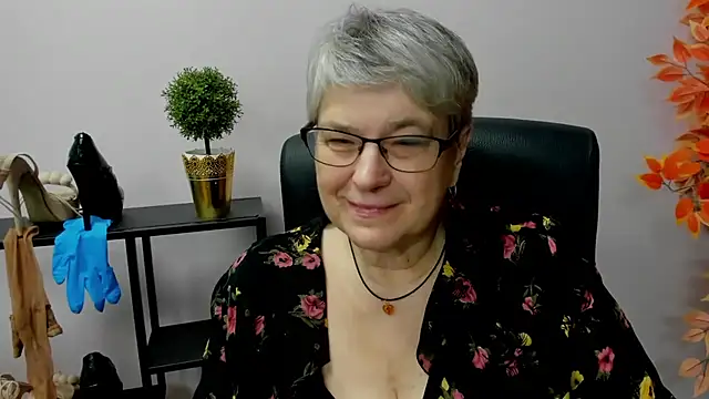 Snapshot of IrisDream chatting on January 7, 10:54 am IrisDream online show from January 7, 10:54 am