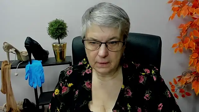 Snapshot of IrisDream chatting on January 8, 7:24 am IrisDream online show from January 8, 7:24 am