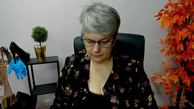 Snapshot of IrisDream chatting on January 13, 7:11 am IrisDream online show from January 13, 7:11 am