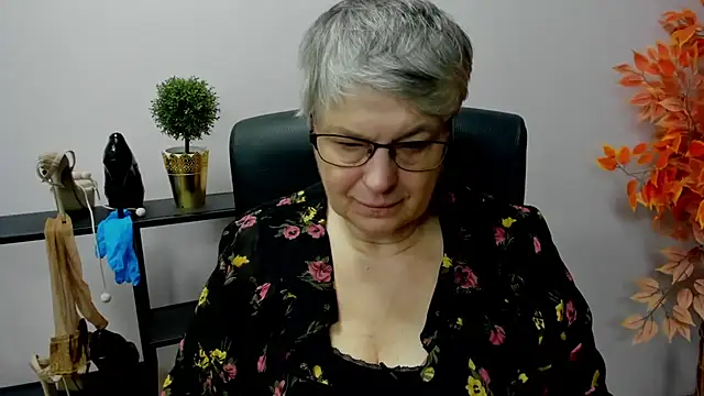 Snapshot of IrisDream chatting on January 14, 7:38 am IrisDream online show from January 14, 7:38 am