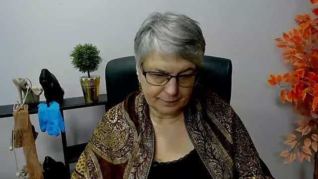 Snapshot of IrisDream chatting on January 15, 11:00 am IrisDream online show from January 15, 11:00 am