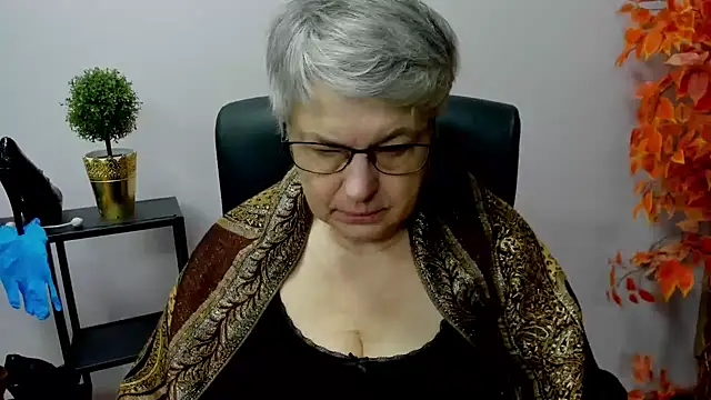 Snapshot of IrisDream chatting on January 16, 7:28 am IrisDream online show from January 16, 7:28 am