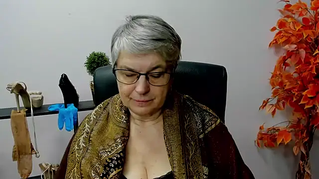 Snapshot of IrisDream chatting on January 21, 11:03 am IrisDream online show from January 21, 11:03 am