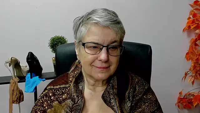 Snapshot of IrisDream chatting on January 22, 7:25 am IrisDream online show from January 22, 7:25 am