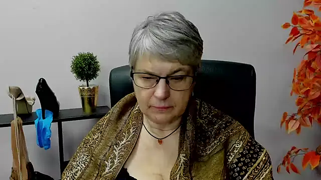 Snapshot of IrisDream chatting on January 23, 10:43 am IrisDream online show from January 23, 10:43 am