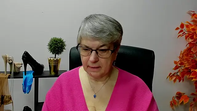 Snapshot of IrisDream chatting on January 24, 7:19 am IrisDream online show from January 24, 7:19 am