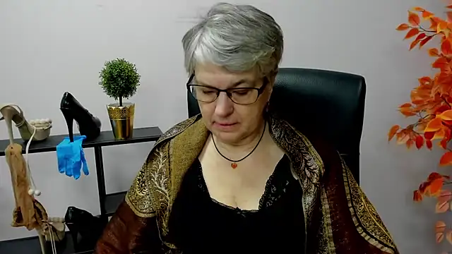 Snapshot of IrisDream chatting on January 27, 7:14 am IrisDream online show from January 27, 7:14 am