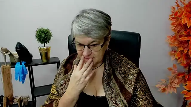 Snapshot of IrisDream chatting on January 28, 7:22 am IrisDream online show from January 28, 7:22 am