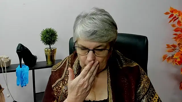 Snapshot of IrisDream chatting on January 30, 10:50 am IrisDream online show from January 30, 10:50 am