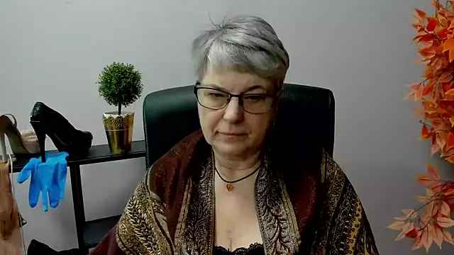 Snapshot of IrisDream chatting on February 20, 11:09 am IrisDream online show from February 20, 11:09 am