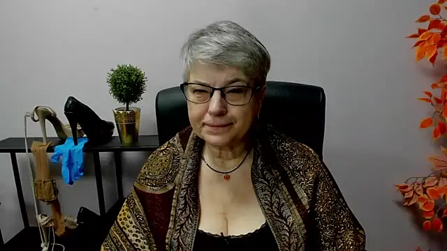 Snapshot of IrisDream chatting on February 26, 7:20 am IrisDream online show from February 26, 7:20 am