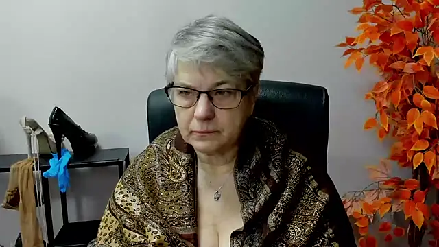 Snapshot of IrisDream chatting on March 17, 7:13 am IrisDream online show from March 17, 7:13 am