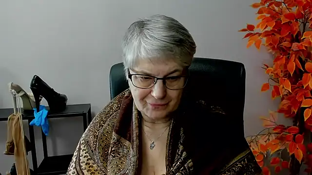 Snapshot of IrisDream chatting on March 17, 10:49 am IrisDream online show from March 17, 10:49 am