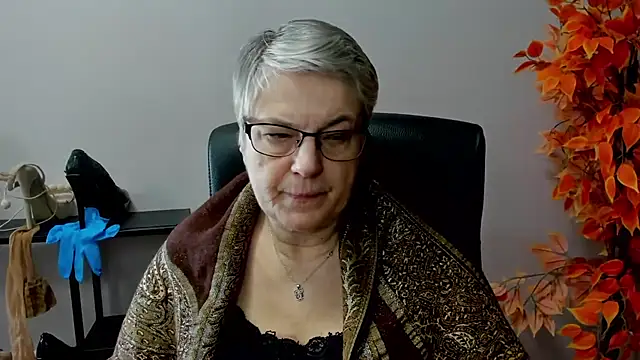 Snapshot of IrisDream chatting on March 18, 11:08 am IrisDream online show from March 18, 11:08 am