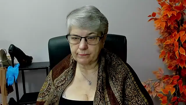 Snapshot of IrisDream chatting on March 19, 7:18 am IrisDream online show from March 19, 7:18 am