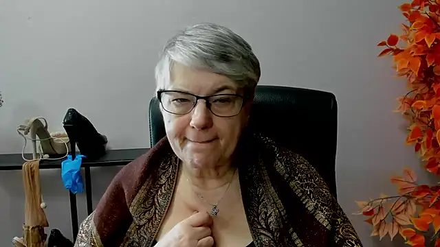 Snapshot of IrisDream chatting on March 20, 11:05 am IrisDream online show from March 20, 11:05 am