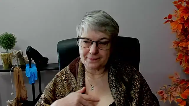 Snapshot of IrisDream chatting on March 21, 10:50 am IrisDream online show from March 21, 10:50 am