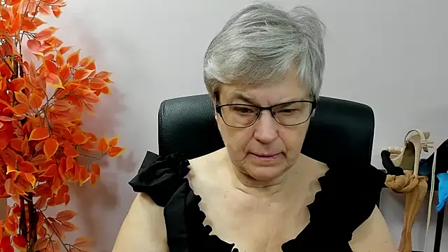 Snapshot of IrisDream chatting on September 17, 6:15 am IrisDream online show from September 17, 6:15 am