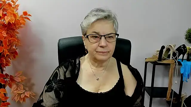 Snapshot of IrisDream chatting on October 27, 7:23 am IrisDream online show from October 27, 7:23 am