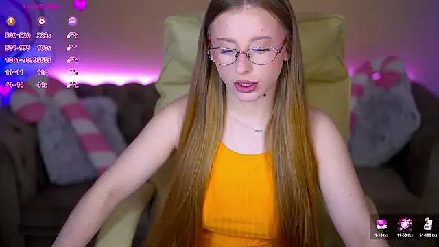 SilverrMoon online show from February 2, 7:18 am