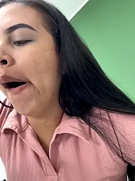 Snapshot of iiris_ chatting on November 28, 3:47 pm iiris online show from November 28, 3:47 pm