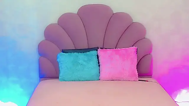 Snapshot of briana_sex32 chatting on January 27, 5:36 am briana sex32 online show from January 27, 5:36 am