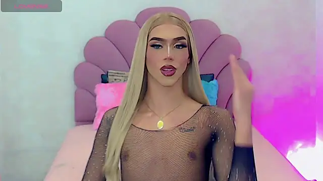 Snapshot of briana_sex32 chatting on February 20, 6:50 am briana sex32 online show from February 20, 6:50 am