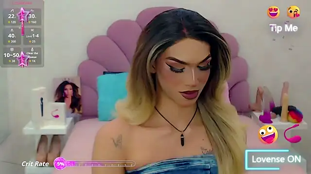 Snapshot of briana_sex32 chatting on September 25, 3:43 am briana sex32 online show from September 25, 3:43 am