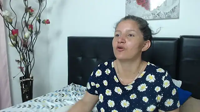 Angelinna Milf online show from January 28, 3:04 am
