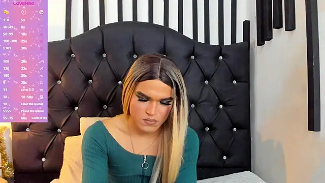 Snapshot of AllisonsweetZ chatting on January 3, 8:11 pm AllisonsweetZ online show from January 3, 8:11 pm