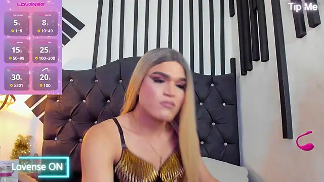 Snapshot of AllisonsweetZ chatting on January 22, 7:56 pm AllisonsweetZ online show from January 22, 7:56 pm