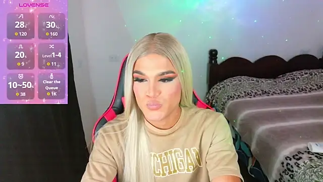 Snapshot of AllisonsweetZ chatting on November 5, 2:39 pm AllisonsweetZ online show from November 5, 2:39 pm