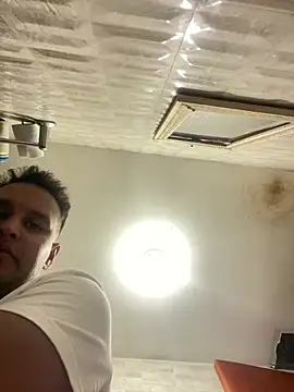 Snapshot of Cristian_099 chatting on February 22, 2:37 pm Cristian 099 online show from February 22, 2:37 pm