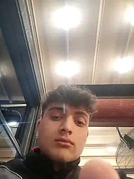 Snapshot of boy_3835 chatting on March 15, 7:59 pm boy 3835 online show from March 15, 7:59 pm