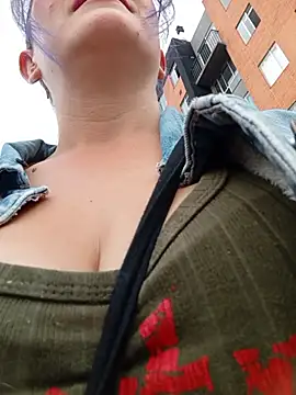 sophie banger online show from November 29, 8:34 pm