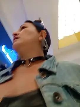 sophie banger online show from February 10, 8:24 pm